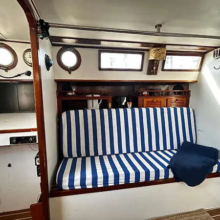 Botel Sailboat Barcelona Sant Adria de Besos