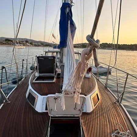Sailboat Barcelona Botel